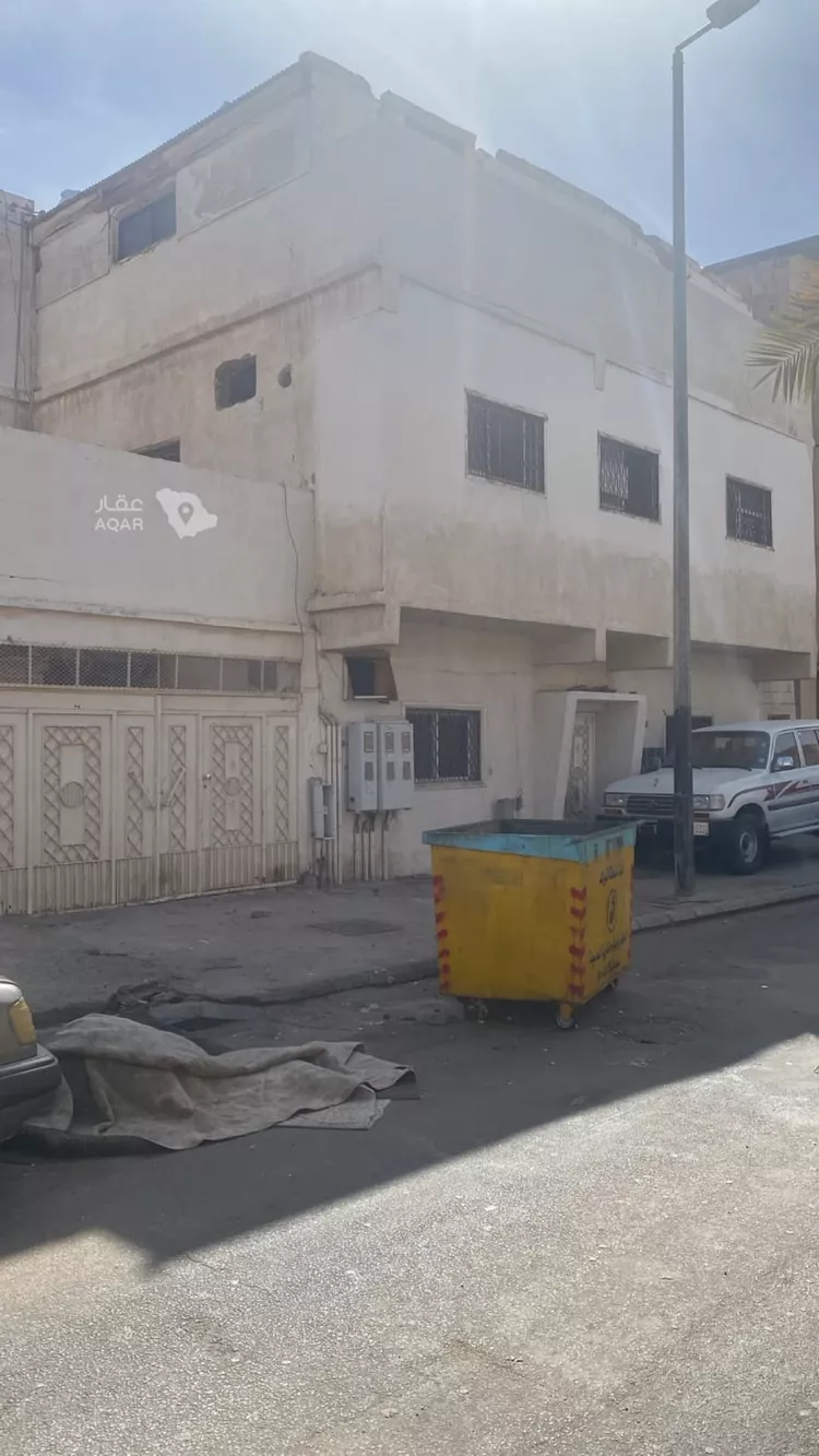 عمارة للبيع في شارع خارجة بن عمرو, حي السعادة, مدينة تبوك, منطقة تبوك 3