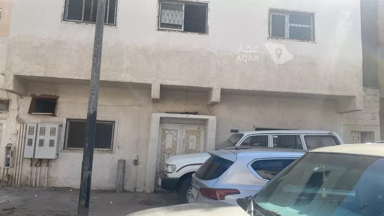 عمارة للبيع في شارع خارجة بن عمرو, حي السعادة, مدينة تبوك, منطقة تبوك