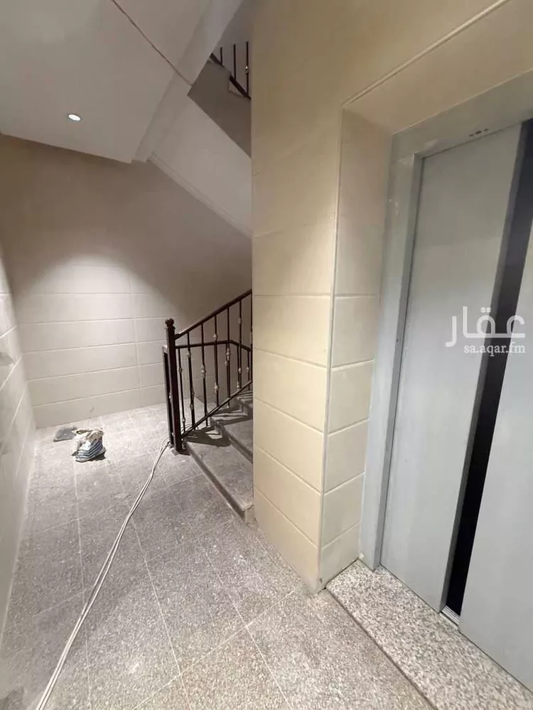 عمارة للبيع في شارع عبدالله ابن ابي عبيدة, حي وادي مذينب, مدينة المدينة المنورة, منطقة المدينة المنورة صورة 2