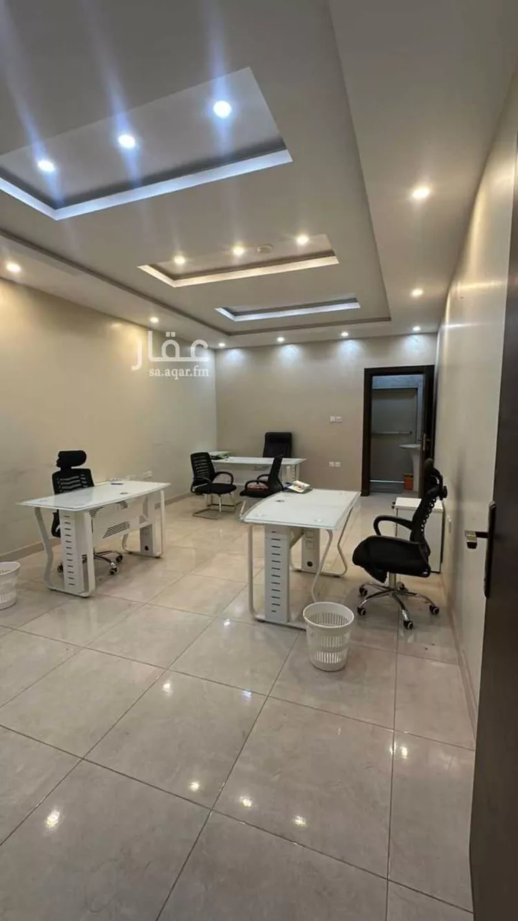 مكتب تجاري للإيجار في شارع حزام بن عوف, حي وادي مذينب, مدينة المدينة المنورة, منطقة المدينة المنورة صورة 2