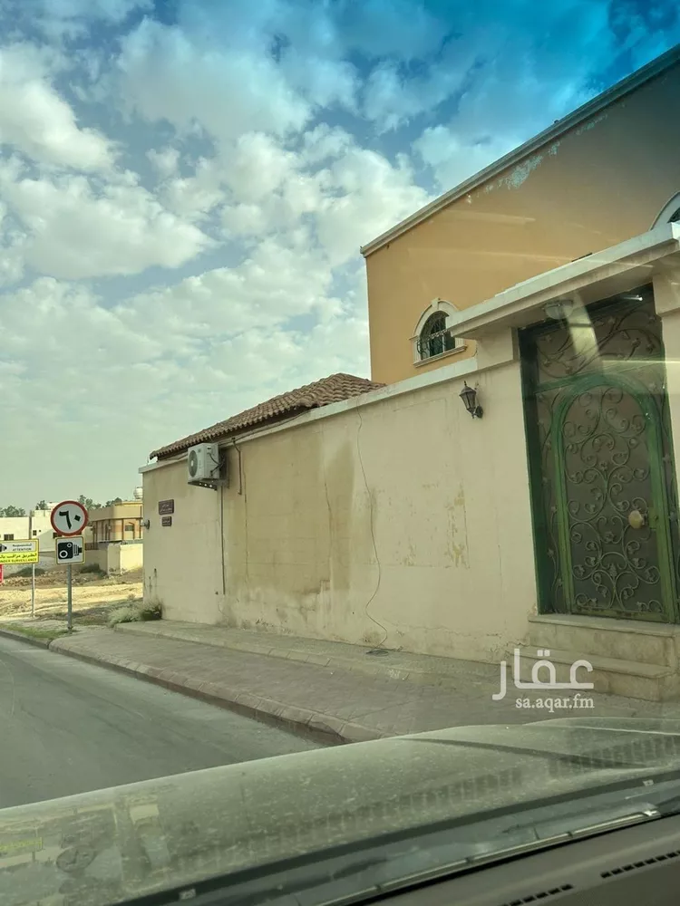 فيلا للبيع في شارع شارع الأمير سلطان بن عبدالعزيز, حي الخالدية, مدينة الدرعية, منطقة الرياض صورة 4