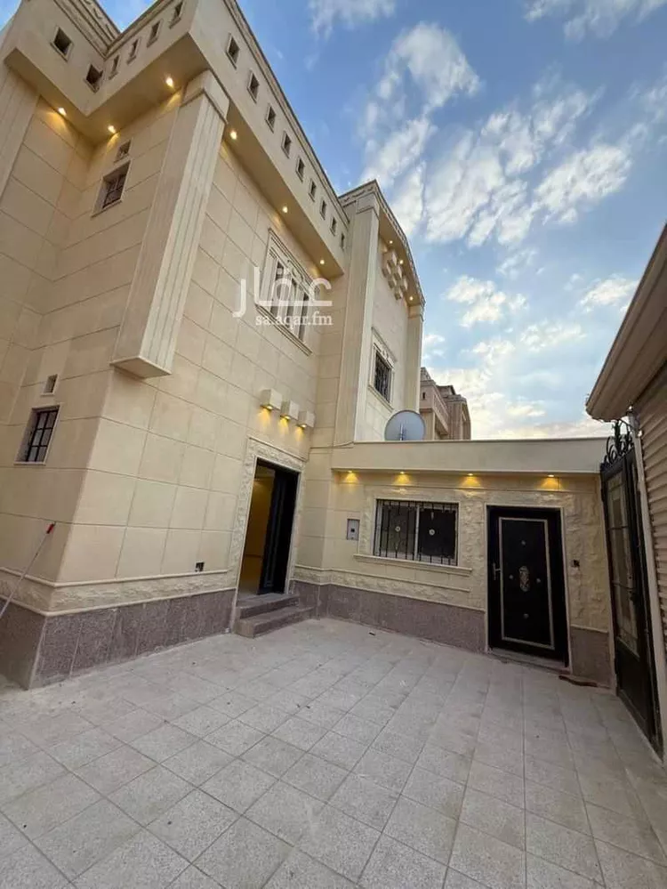 فيلا للبيع في شارع وادي رحمة, حي القادسية, مدينة الرياض, منطقة الرياض