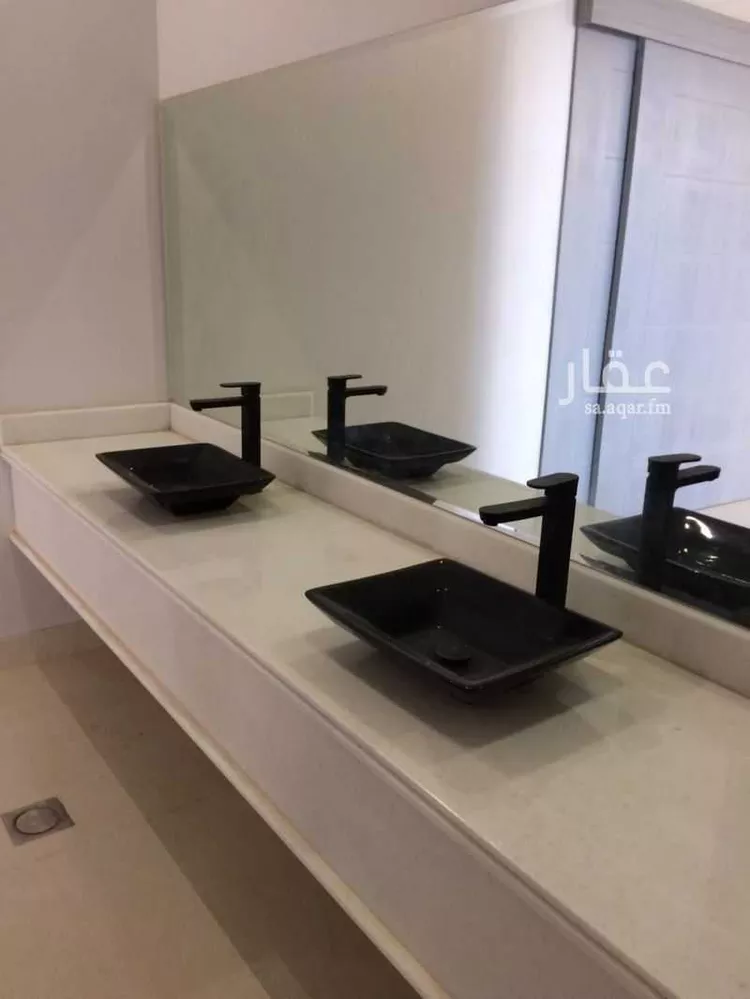 فيلا للبيع في شارع إبراهيم بن الحكيم, حي القيروان, مدينة الرياض, منطقة الرياض صورة 2