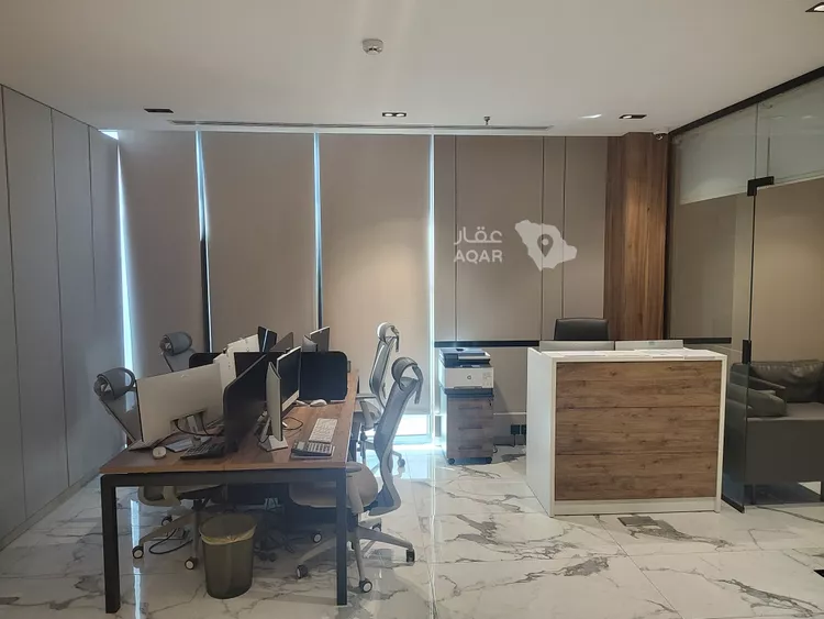 مكتب تجاري للإيجار في شارع التخصصي الفرعي, حي المحمدية, مدينة الرياض, منطقة الرياض صورة 3