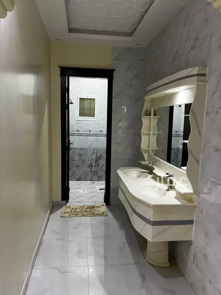 Floor for Rent in Riyadh Al Janadriyah