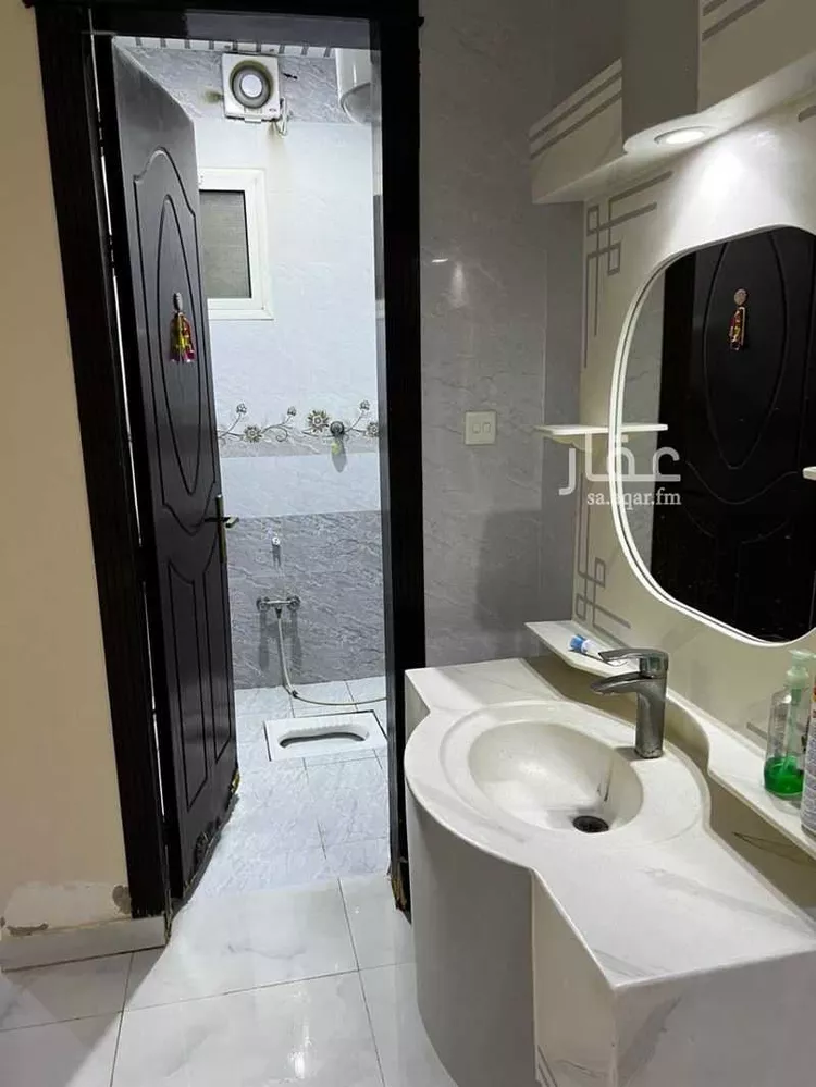 Floor for Rent in Riyadh Al Janadriyah صورة 3