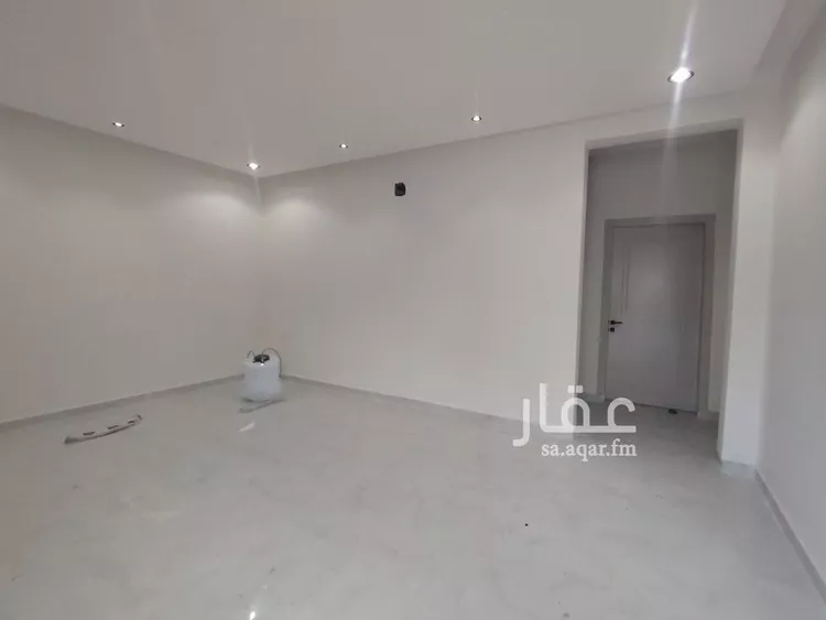 دور للبيع في شارع حامد عبدالحفيظ, حي عكاظ, مدينة الرياض, منطقة الرياض صورة 5