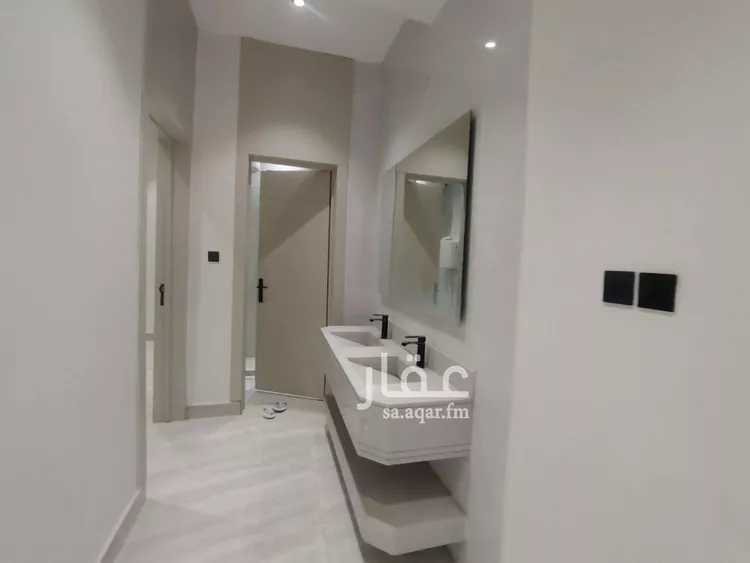 فيلا للبيع في شارع ابن نعيم, حي طيبة, مدينة الرياض, منطقة الرياض صورة 4