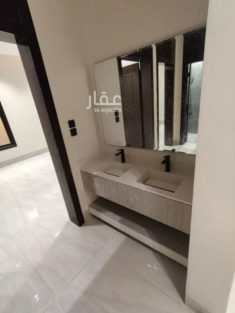 دور للبيع في شارع ريس, حي بدر, مدينة الرياض, منطقة الرياض 12