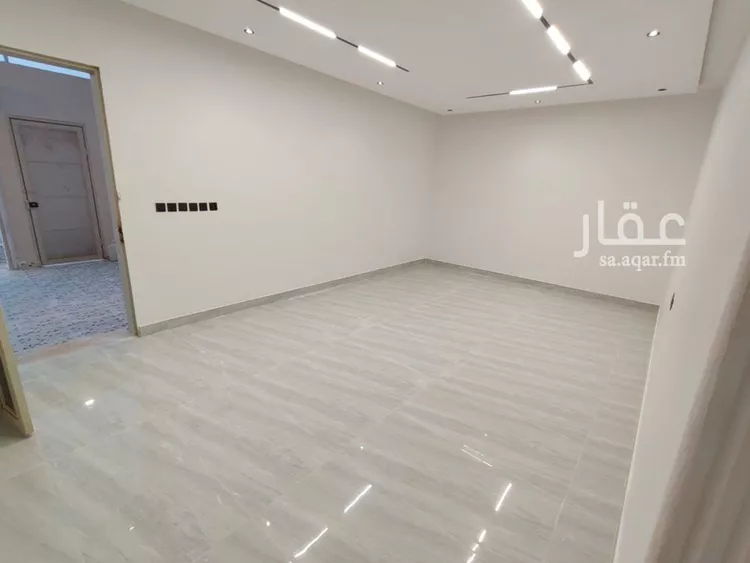 فيلا للبيع في شارع العزيزيه, حي طيبة, مدينة الرياض, منطقة الرياض صورة 2