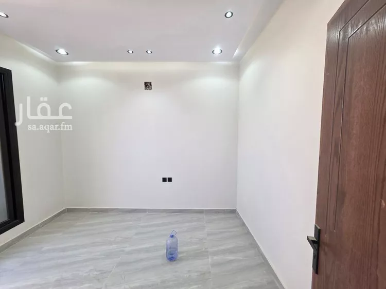 فيلا للبيع في شارع العزيزيه, حي طيبة, مدينة الرياض, منطقة الرياض صورة 4