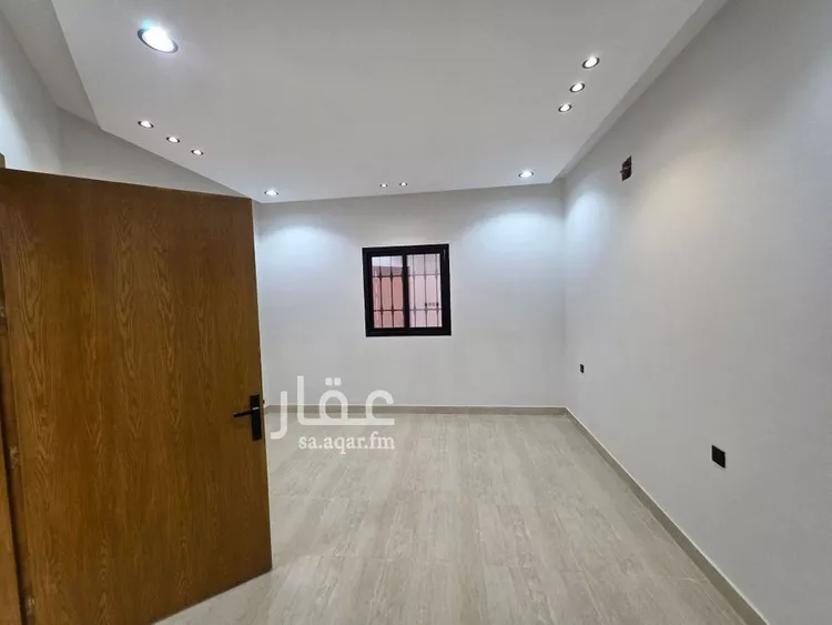 دور للبيع في شارع العزيزيه, حي طيبة, مدينة الرياض, منطقة الرياض 8