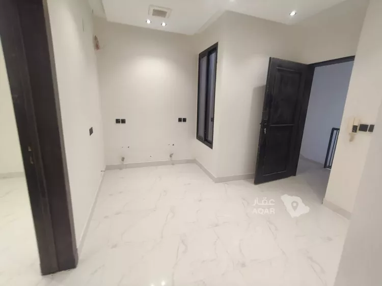 فيلا للبيع في شارع ابن نعيم, حي طيبة, مدينة الرياض, منطقة الرياض 11