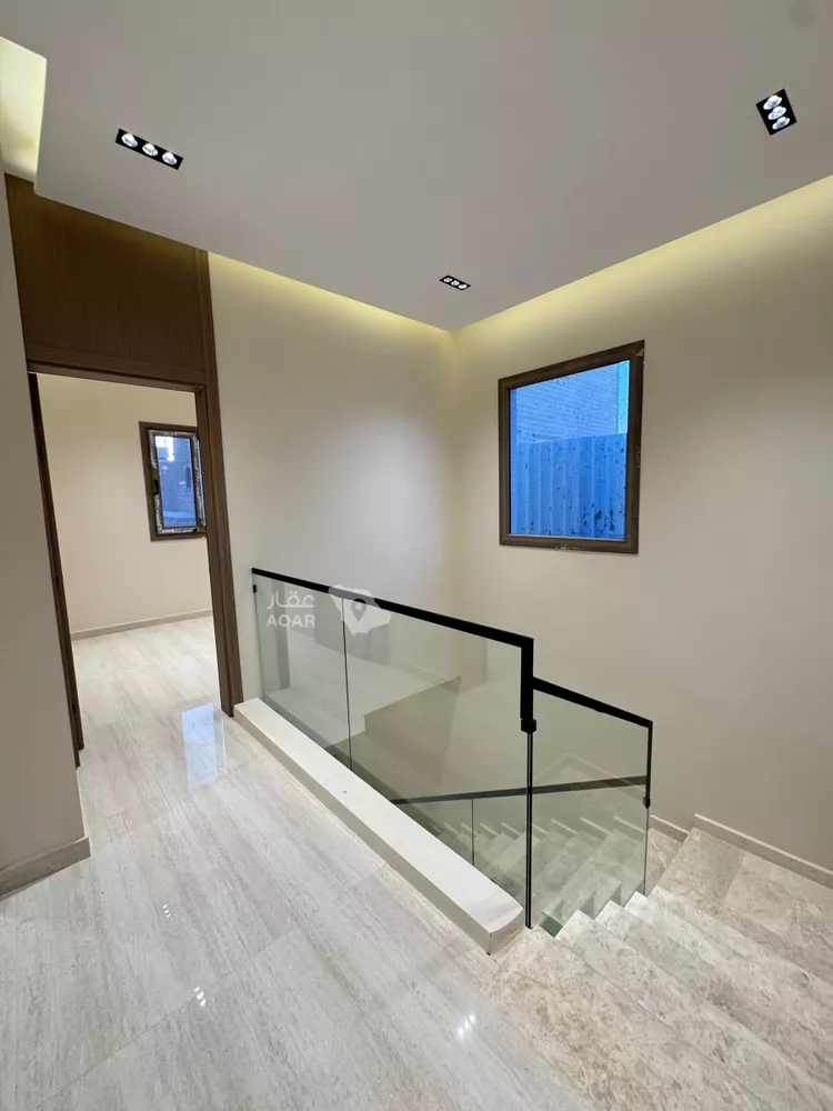 Floor for Sale in Riyadh Al Uraija Al Wusta 13