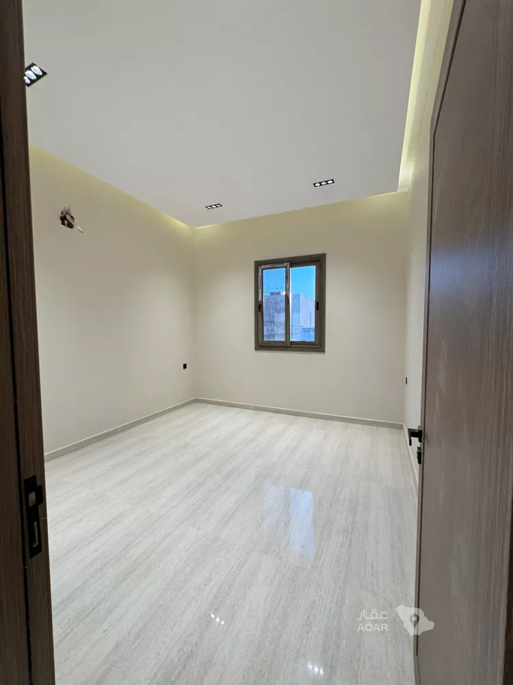 Floor for Sale in Riyadh Al Uraija Al Wusta 14