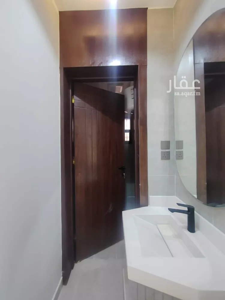 فيلا للبيع في شارع عباس بن فرناس, حي العريجاء الأوسط, مدينة الرياض, منطقة الرياض صورة 4