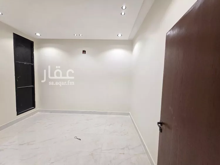 شقة للبيع في شارع العزيزيه, حي طيبة, مدينة الرياض, منطقة الرياض صورة 4