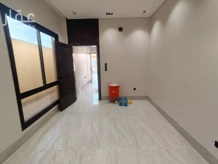 دور للبيع في شارع ريس, حي بدر, مدينة الرياض, منطقة الرياض 9