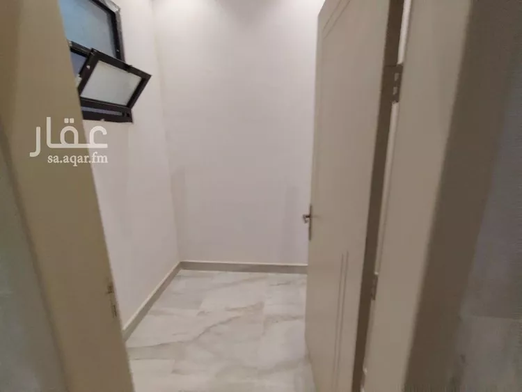 فيلا للبيع في شارع العزيزيه, حي طيبة, مدينة الرياض, منطقة الرياض 15