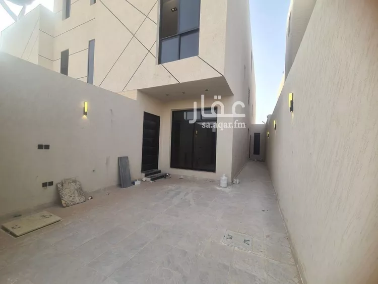 دور للبيع في شارع الإمام مالك, حي بدر, مدينة الرياض, منطقة الرياض صورة 3