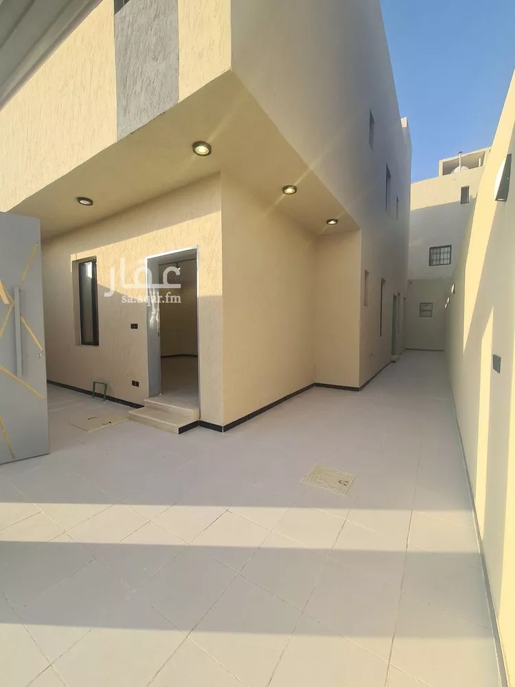 دور للبيع في شارع الامام مسلم, حي بدر, مدينة الرياض, منطقة الرياض صورة 2
