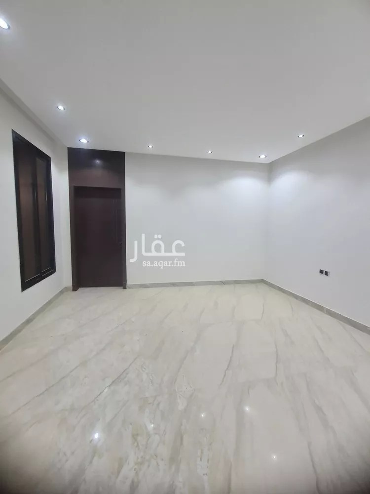 فيلا للبيع في شارع العزيزيه, حي طيبة, مدينة الرياض, منطقة الرياض صورة 4