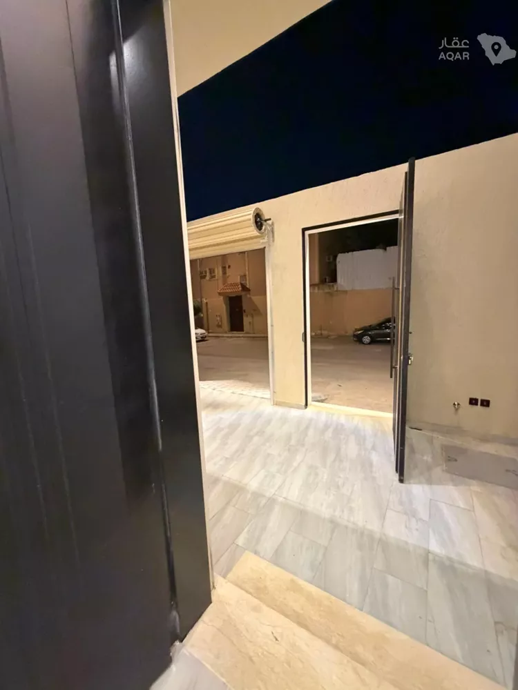 فيلا للبيع في شارع ابن خزرج, حي العريجاء الغربي, مدينة الرياض, منطقة الرياض 15