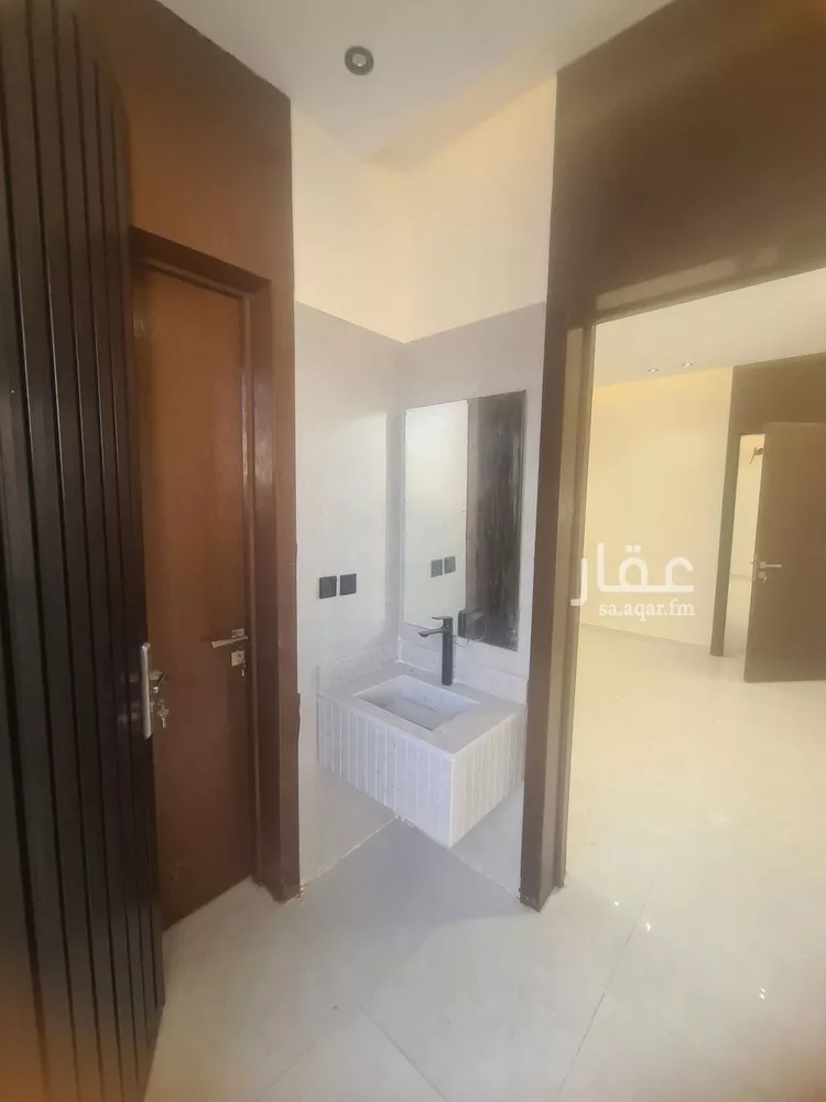 فيلا للبيع في شارع جزر القمر, حي عكاظ, مدينة الرياض, منطقة الرياض صورة 3