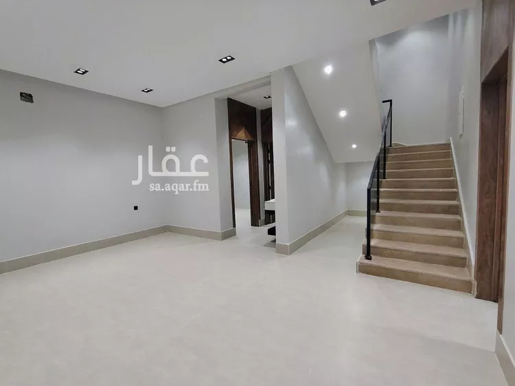 فيلا للبيع في شارع يعقوب بن أبي الفضل, حي عكاظ, مدينة الرياض, منطقة الرياض صورة 3