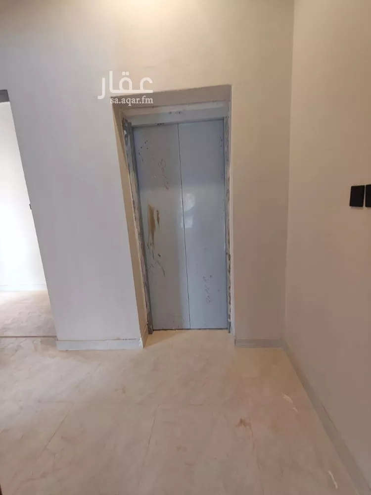 دور للبيع في شارع العزيزيه, حي طيبة, مدينة الرياض, منطقة الرياض 11