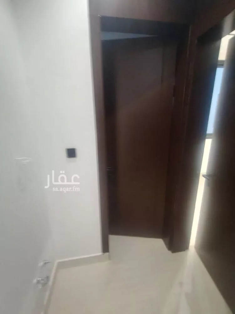 دور للبيع في شارع ابن نعيم, حي طيبة, مدينة الرياض, منطقة الرياض 11