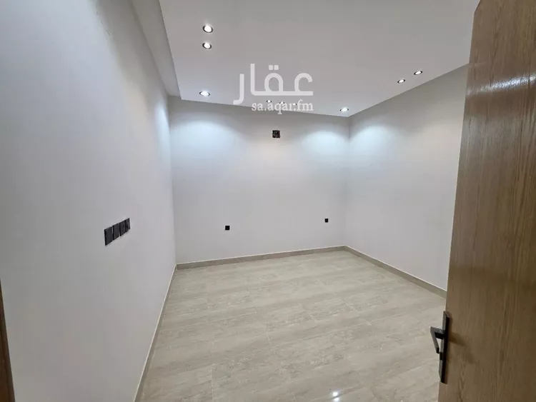 دور للبيع في شارع العزيزيه, حي طيبة, مدينة الرياض, منطقة الرياض 7