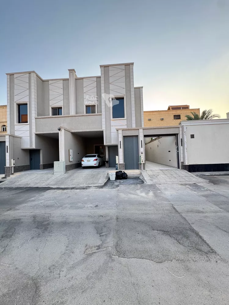 Floor for Sale in Riyadh Al Uraija Al Wusta