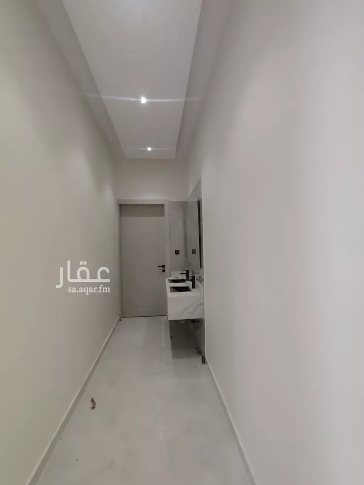 دور للبيع في شارع حامد عبدالحفيظ, حي عكاظ, مدينة الرياض, منطقة الرياض صورة 4