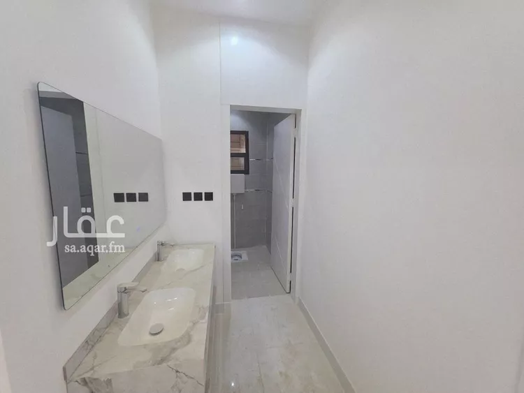 دور للبيع في شارع الامام مسلم, حي بدر, مدينة الرياض, منطقة الرياض صورة 4