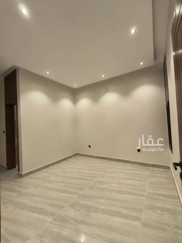 دور للبيع في شارع الأمير سعود بن محمد بن مقرن, حي طيبة, مدينة الرياض, منطقة الرياض صورة 4