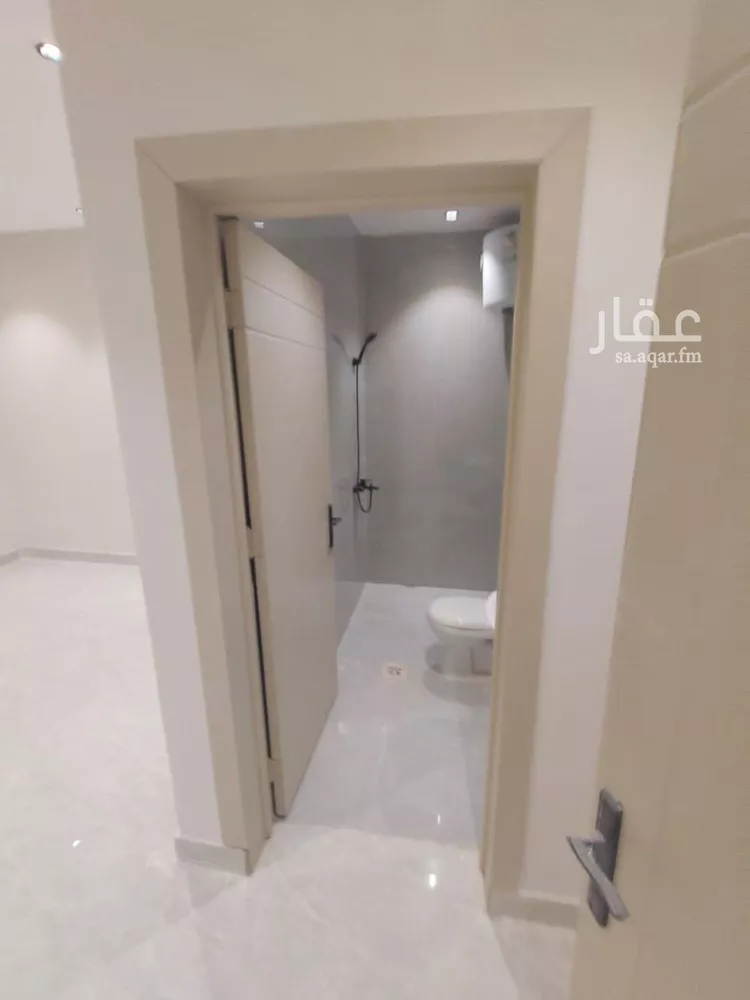 فيلا للبيع في شارع العزيزيه, حي طيبة, مدينة الرياض, منطقة الرياض 18