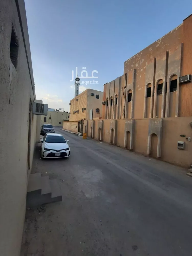 Floor for Sale in Riyadh Al Uraija Al Gharbiyah 11
