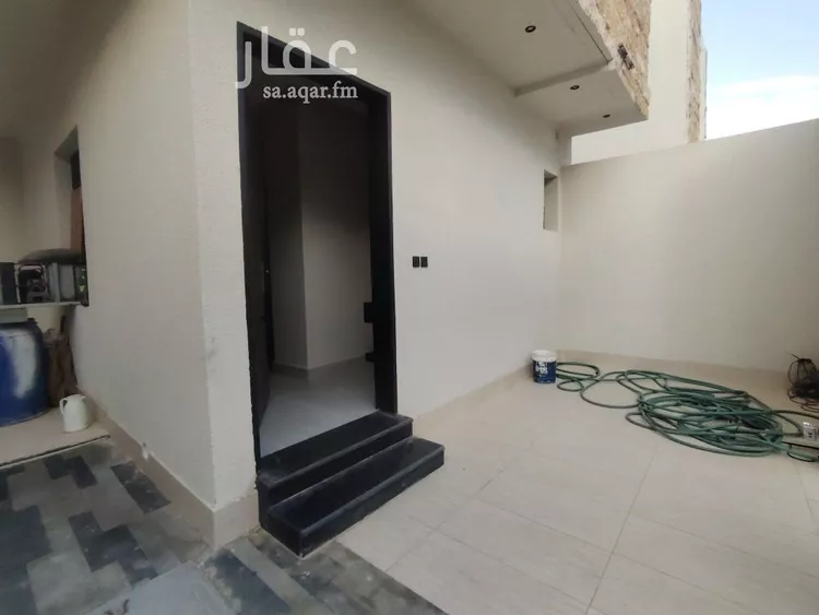 فيلا للبيع في شارع الامام مسلم, حي بدر, مدينة الرياض, منطقة الرياض صورة 2