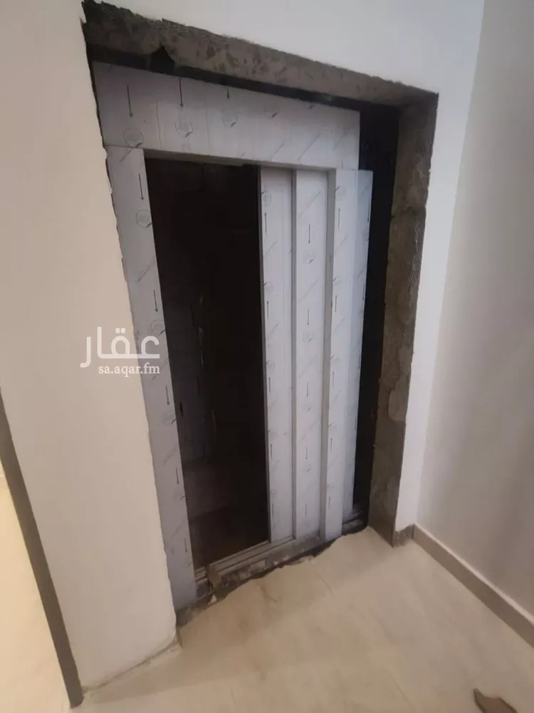 دور للبيع في شارع ابن نعيم, حي طيبة, مدينة الرياض, منطقة الرياض 10
