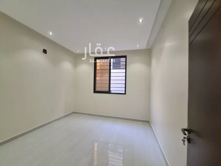 فيلا للبيع في شارع ابن المنذر, حي عكاظ, مدينة الرياض, منطقة الرياض صورة 3