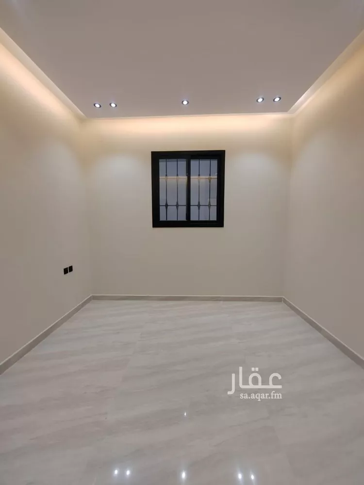 فيلا للبيع في شارع محمد الشارعي, حي العريجاء الأوسط, مدينة الرياض, منطقة الرياض صورة 2