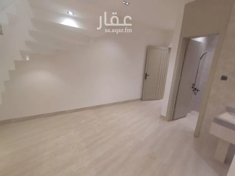 فيلا للبيع في شارع ابن نعيم, حي طيبة, مدينة الرياض, منطقة الرياض صورة 5