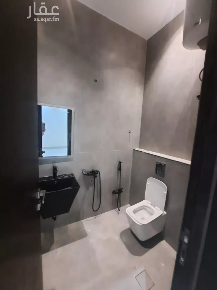 Floor for Sale in Riyadh Al Uraija Al Gharbiyah 16