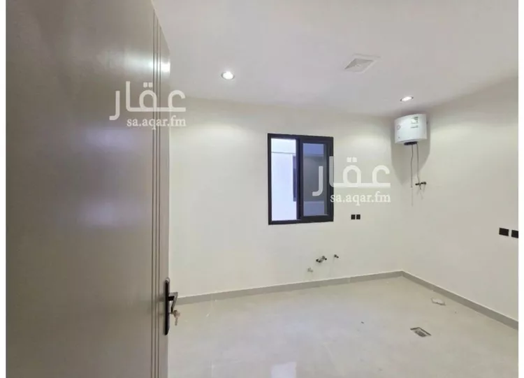 دور للبيع في شارع ابن نعيم, حي طيبة, مدينة الرياض, منطقة الرياض 9