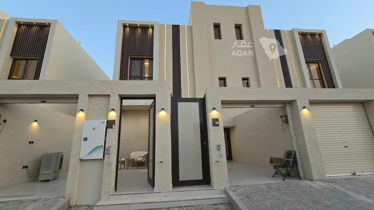 Floor for Sale in Riyadh Okaz 8