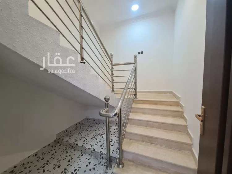 فيلا للبيع في شارع حبيب بن حماز الأسدي, حي بدر, مدينة الرياض, منطقة الرياض صورة 4