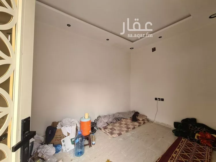 دور للبيع في شارع حرب السلمي, حي بدر, مدينة الرياض, منطقة الرياض صورة 4