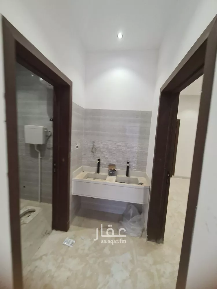 دور للبيع في شارع حامد عبدالحفيظ, حي عكاظ, مدينة الرياض, منطقة الرياض صورة 5