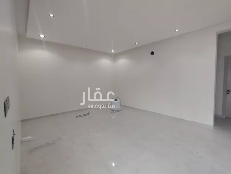 دور للبيع في شارع حامد عبدالحفيظ, حي عكاظ, مدينة الرياض, منطقة الرياض صورة 3